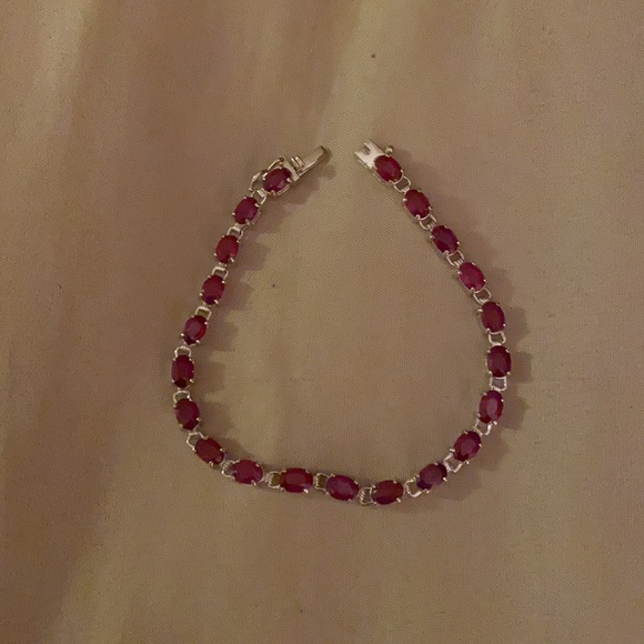Ruby Bracket - Picture 3 of 9